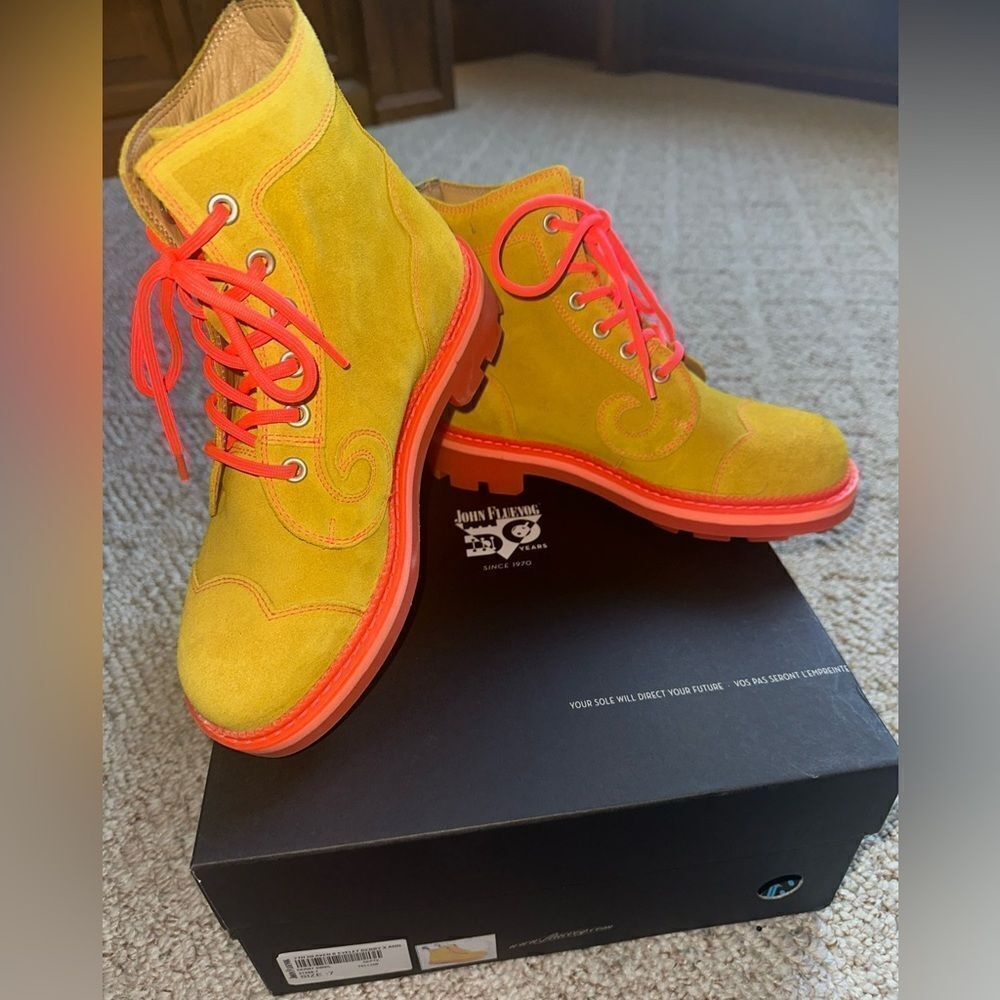 Women’s John Fluevog Boots - 7th Heaven & Eyelet - Derby Swirl Yellow sz 7 - NIB